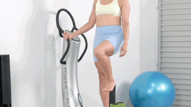 Activation drill on Power Plate for the ankle